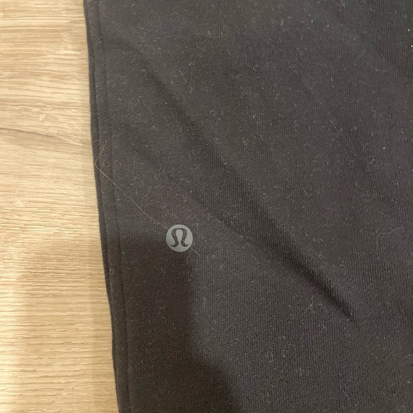 Lululemon Scuba Relaxed High-Rise Jogger in Black - Picture 6 of 7